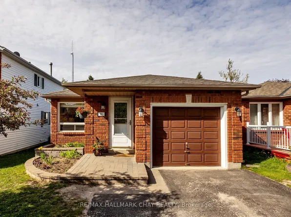 90 Laidlaw Dr, Barrie, ON L4N 7S2