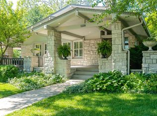 1218 Stratford Rd, Kansas City, MO 64113