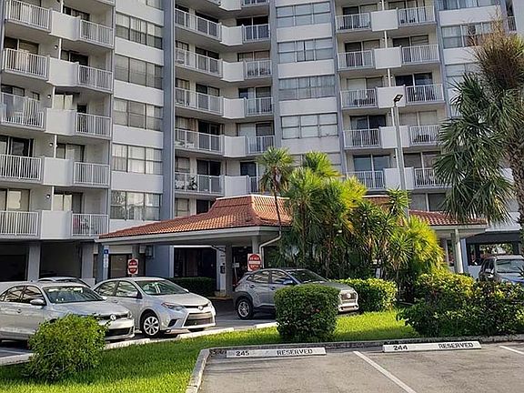 5th image of 12000 NE Miami Gardens Dr #213NW