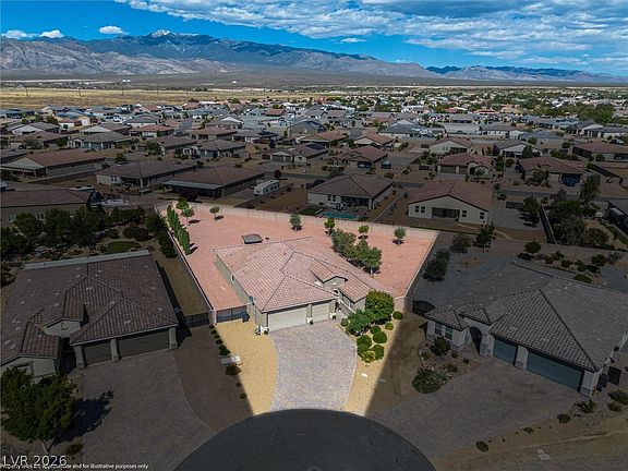 3rd image of 4700 Suntree Ct