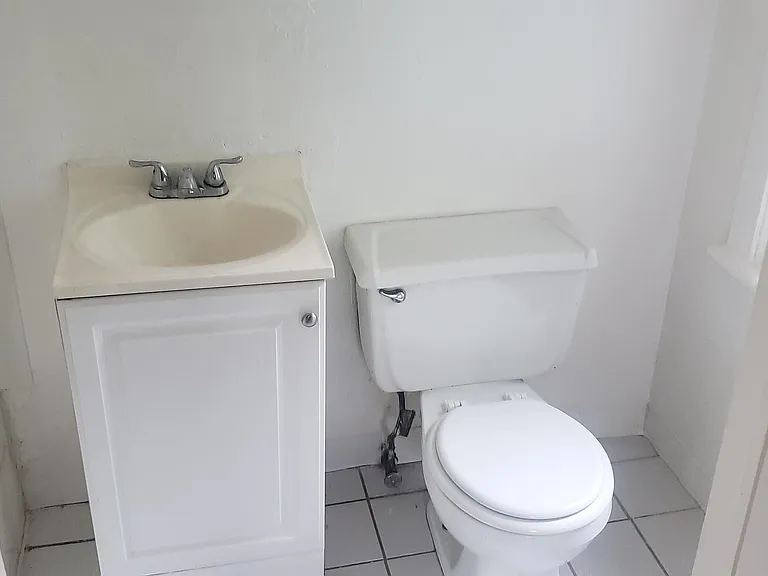 116 E Main St — Photo 15
