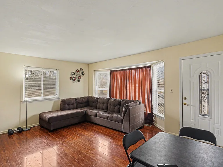 1231 Ferndale Ave — Photo 4