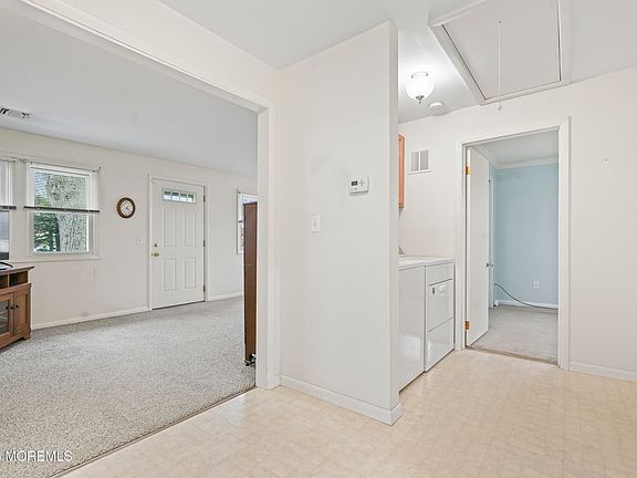 4th image of 902 Sunset Avenue