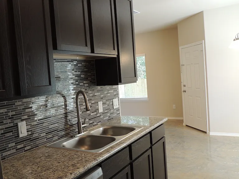 Cottage Pointe — Photo 30