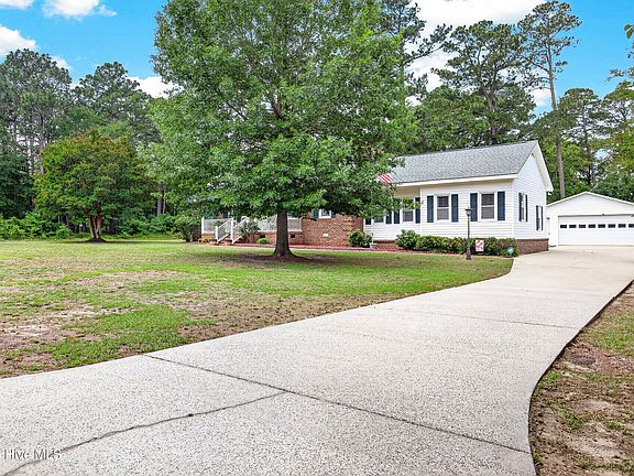 3rd image of 206 Crestwood Drive