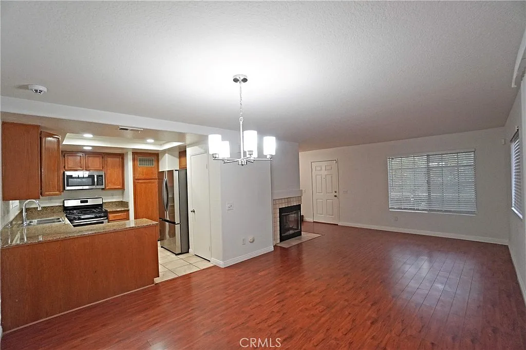 3 bed, 2.5 bath, 1132 sqft, $2,800 — Photo 4