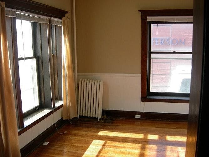 2nd image of 16 Jefferson Ave SE APT 1