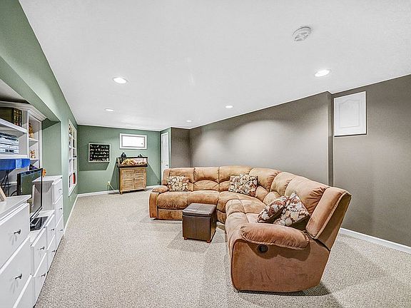 2nd image of 1087 Spencer Dr