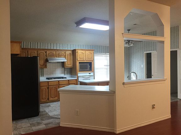 5th image of 809 Yaupon Dr
