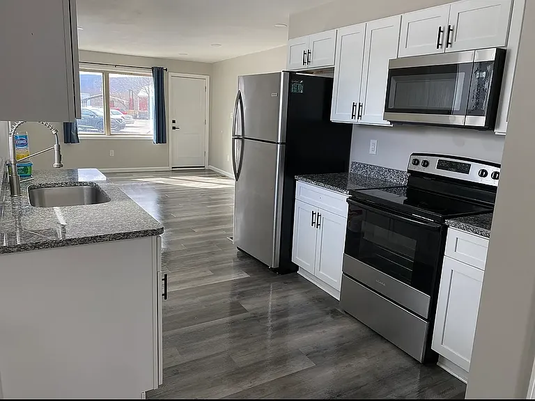 599 N Main St #2 — Photo 2
