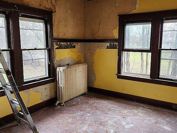 4th image of 520 Broadway Ave