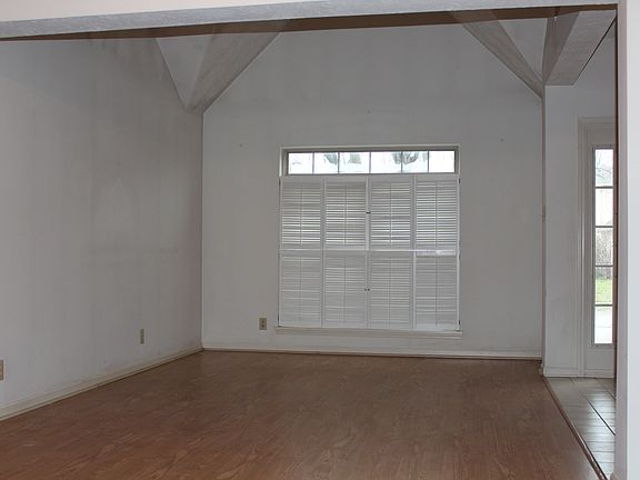 4th image of 5216 Deer Creek Dr