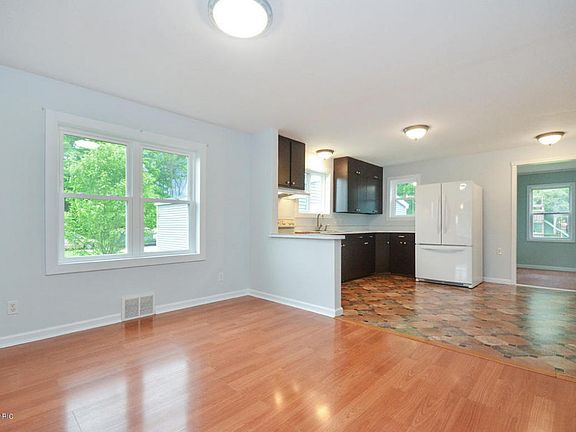 4th image of 1939 N 33rd St