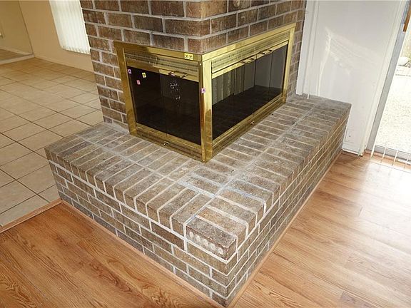 3rd image of 1808 Briar Creek Cir