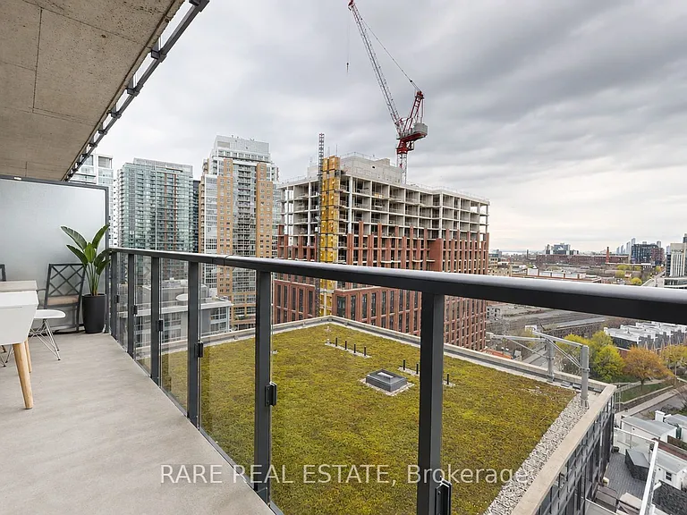 1030 King St W #26 — Photo 15