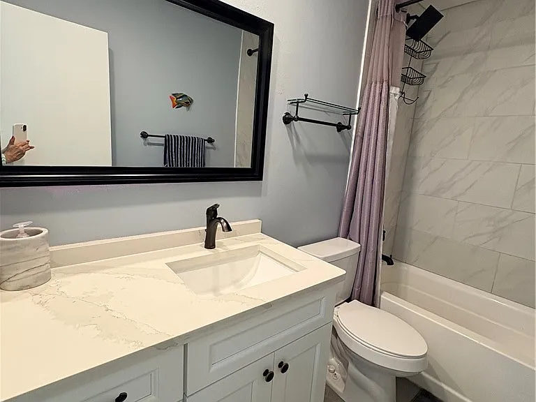 4520 SW 8th Pl #4 — Photo 15