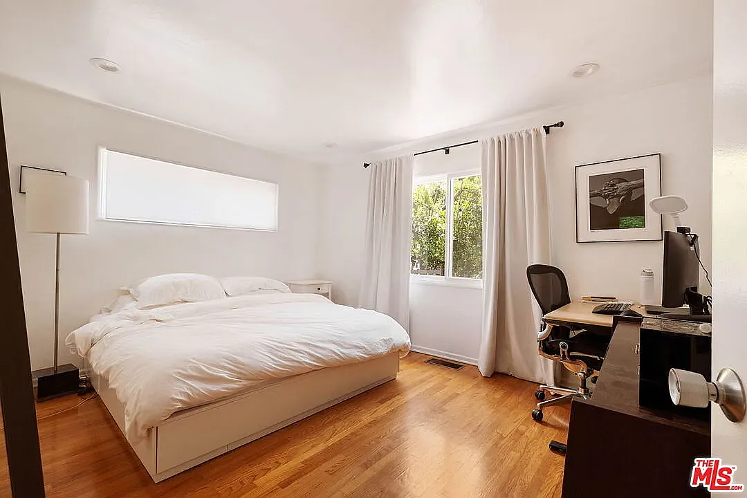 2 bed, 955 sqft, $4,200 — Photo 4