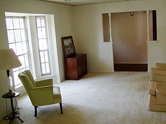 3rd image of 7545 Monterrey Dr