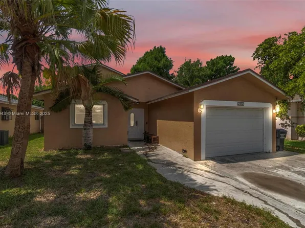 2412 Raleigh St, Hollywood, FL 33020