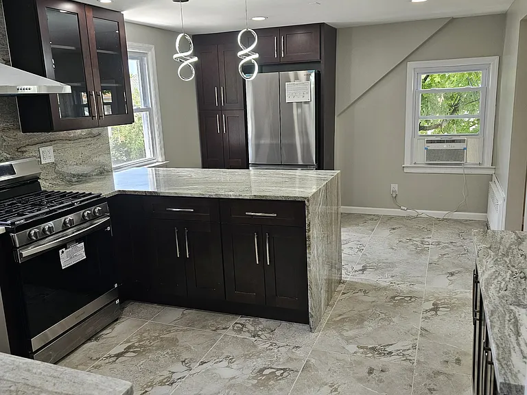 150 Illinois Ave #2 — Photo 4