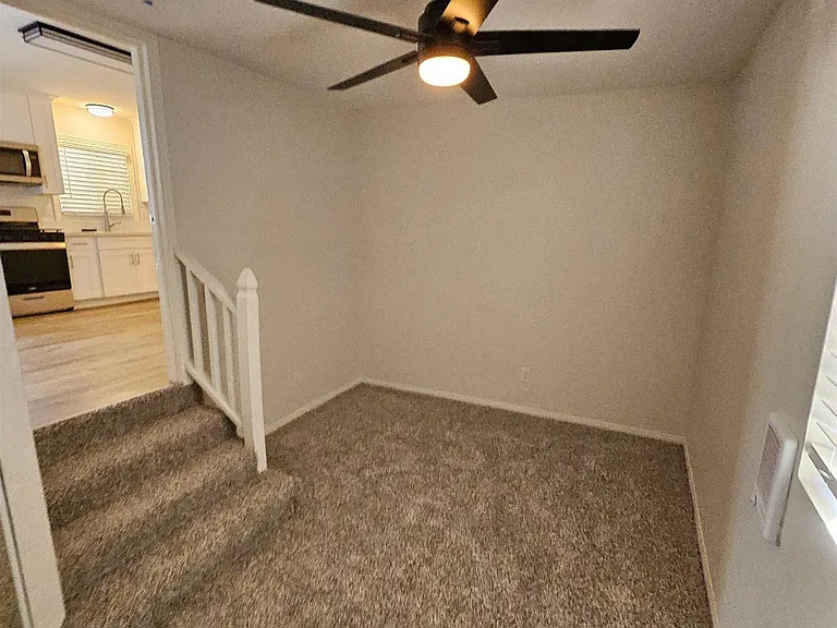 520 Glover Ave #B — Photo 8