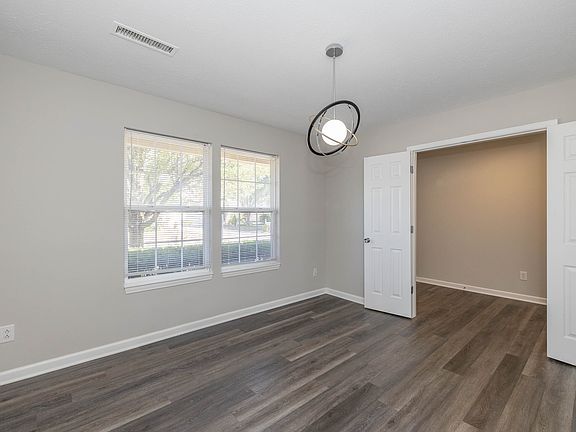 3rd image of 12395 Deerview Dr