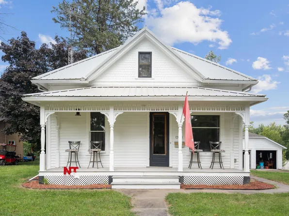 206 Vista St, Traer, IA 50675