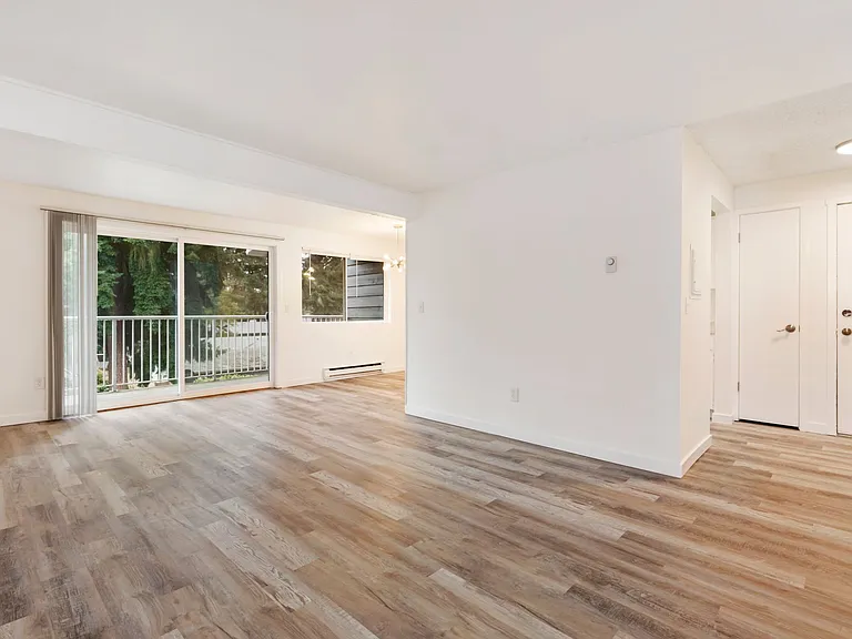 Willowbrook Apartments — Photo 6