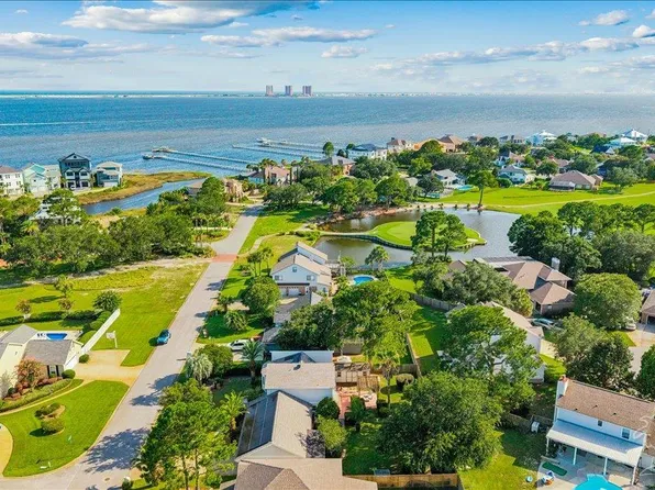 1303 Ceylon Dr, Gulf Breeze, FL 32563