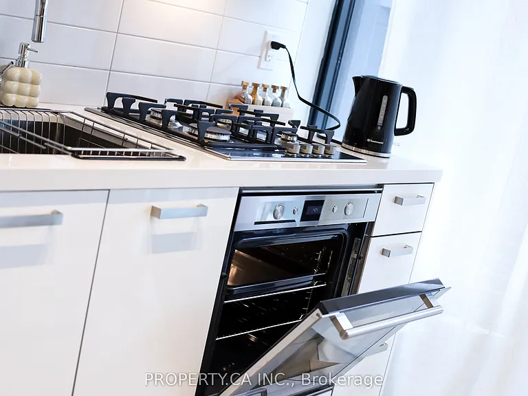 458 Richmond St W #408 — Photo 6