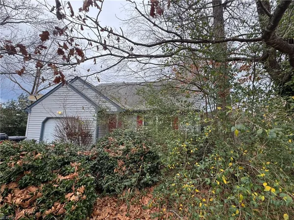 1824 Slalom Dr, Virginia Beach, VA 23453