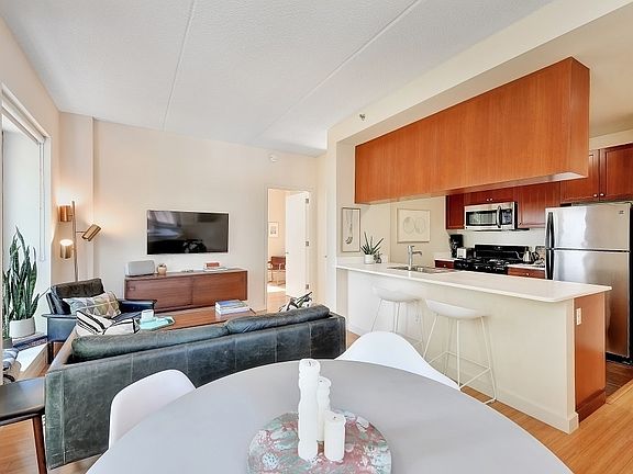 3rd image of 373 Wythe Ave APT 5b