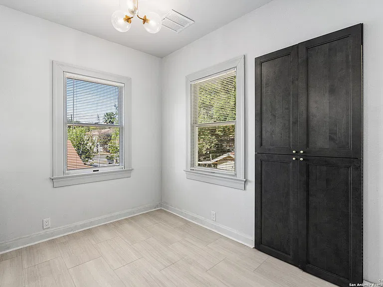 331 W Elsmere Pl #102 — Photo 32