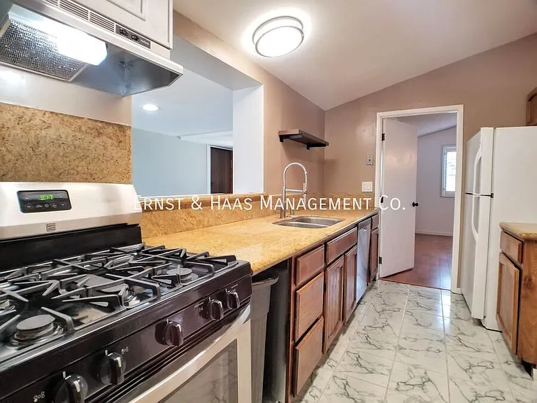 3310 E Curry St — Photo 10