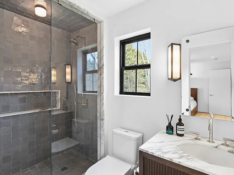 8 Farmstead Ln — Photo 16