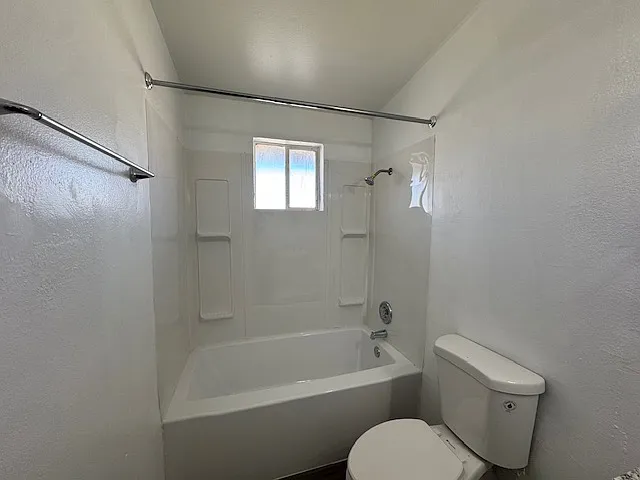 1605 E Crown — Photo 15