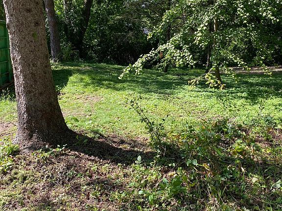 2nd image of 14819 Cherry Ln
