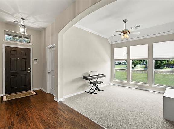 3rd image of 10401 Sexton Dr