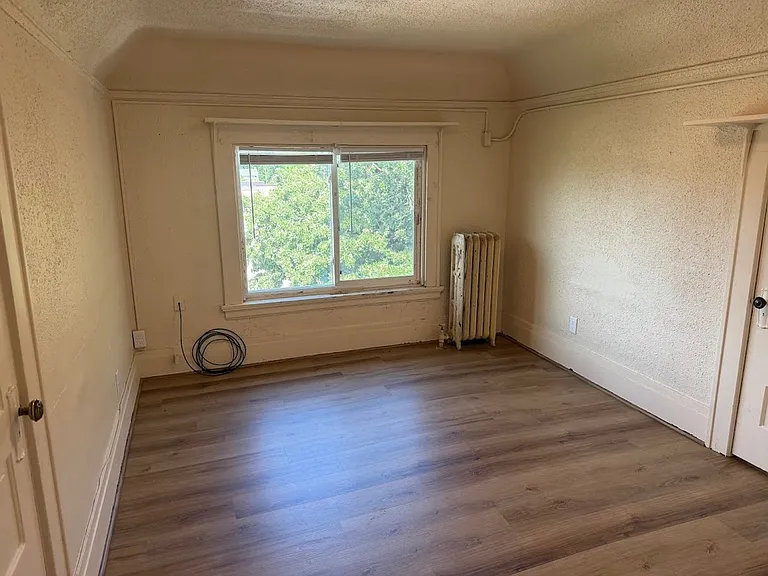611 Kellogg Ave — Photo 22
