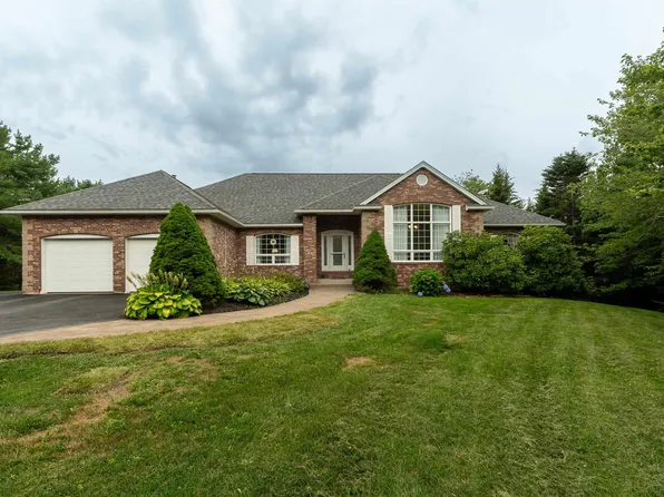 215 Westwood Blvd, Halifax, NS B3Z 1N1