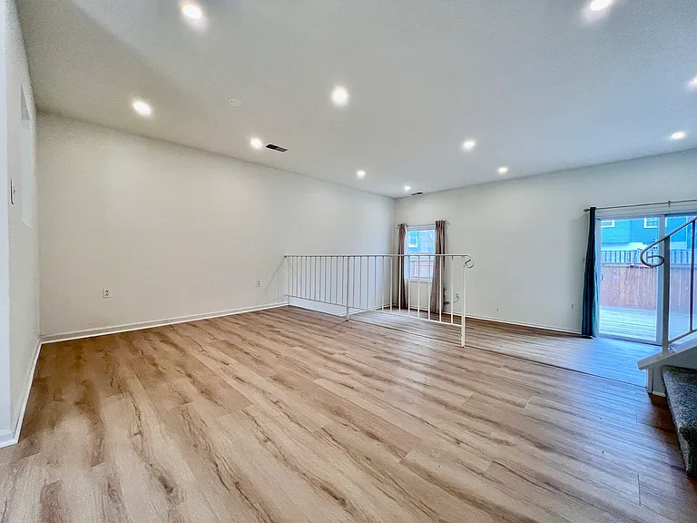 9832 Oakdale Woods Ct — Photo 8