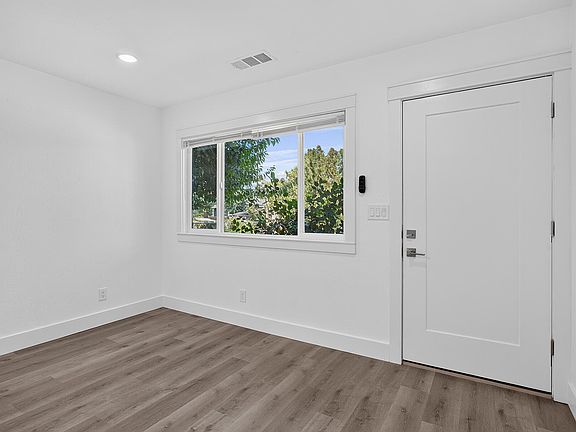 4th image of 1521 W Juliet Avenue