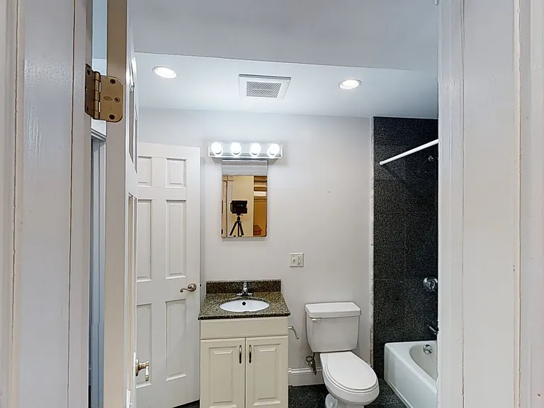 33 Walbridge St #19 — Photo 4