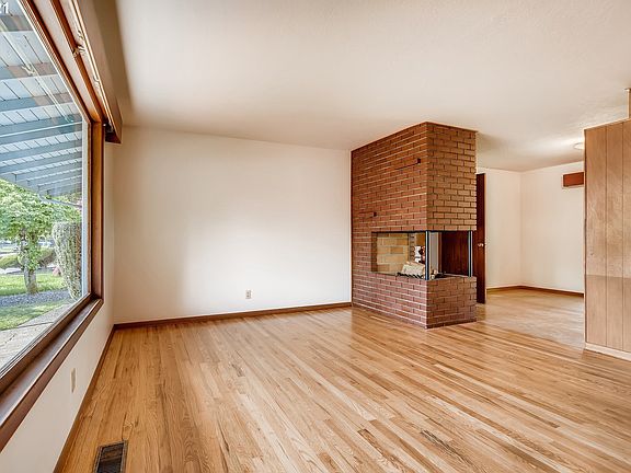 Living Room - Fireplace