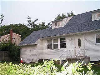 2nd image of 420 Elmore St