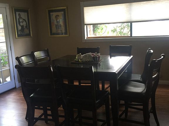 Dining Area Off Kitchen
