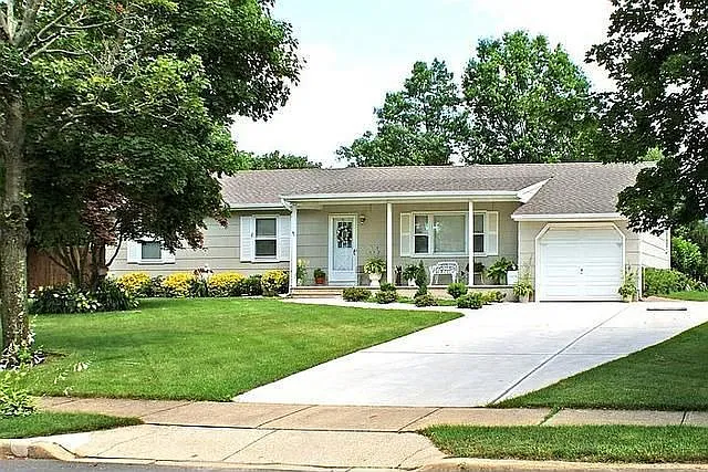 40 Cypress Rd photo 1