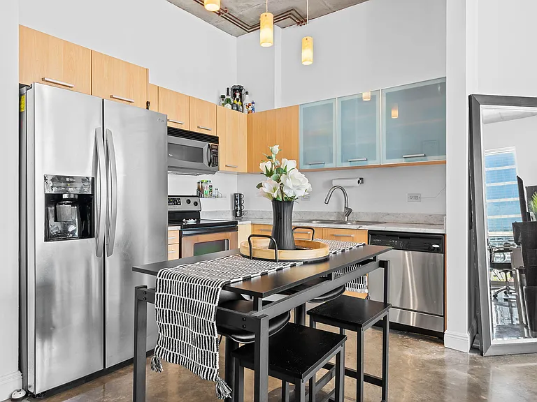 313 NE 2nd St #902 — Photo 7