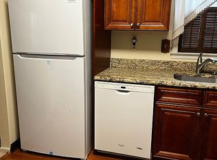 634 N Yorkshire Ln, Monroe, NJ 08831