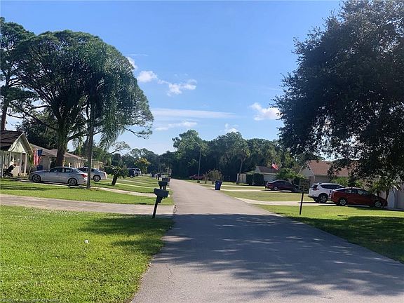 5th image of 4631 Leucadendra Dr